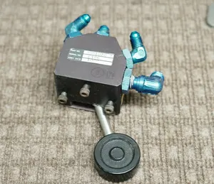 Cessna R182 Landing Gear  Hydraulic Selector Valve P/N 9881020-2 - As Removed